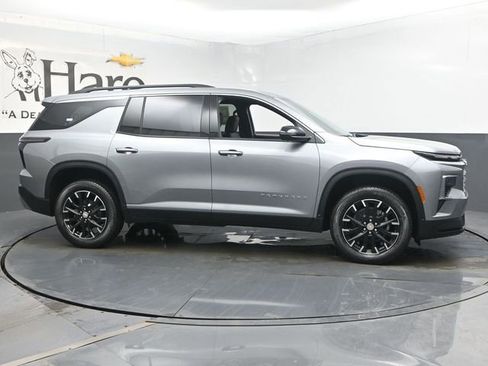 New 2026 Chevrolet Traverse LT w/ Sun and Wheel Package FWD image 1