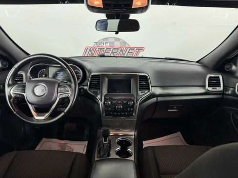 Used 2021 Jeep Grand Cherokee Laredo image 11