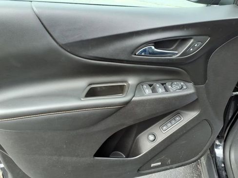 Used 2019 Chevrolet Equinox Premier image 12