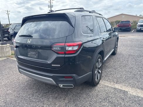 Used 2024 Honda Pilot Touring image 7