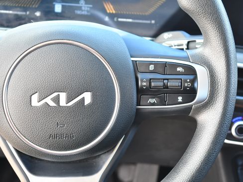 Used 2025 Kia K5 LXS FWD image 18