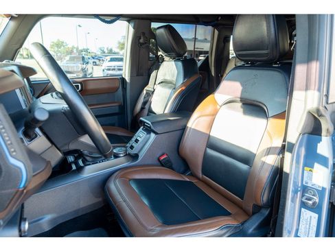 Used 2023 Ford Bronco Outer Banks AWD/4WD image 13
