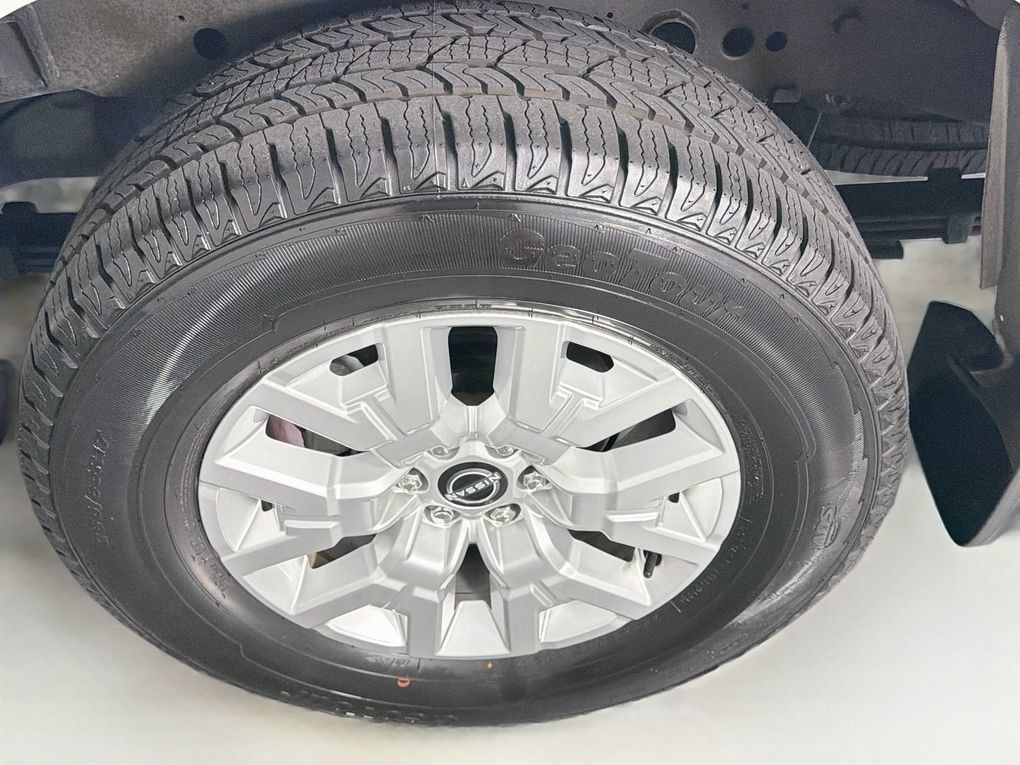 Used 2022 Nissan Frontier SV RWD image 32
