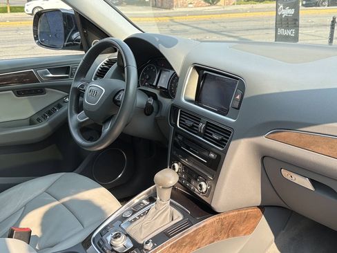 Used 2016 Audi Q5 2.0T Premium Plus w/ Technology Package AWD/4WD image 18