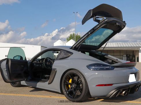 Used 2023 Porsche 718 Cayman GT4 RS image 16