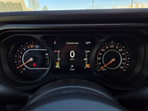 Used 2024 Jeep Gladiator Sport image 20