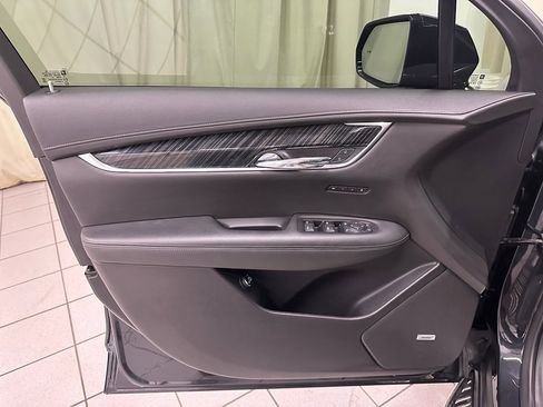 Used 2020 Cadillac XT6 Premium Luxury image 36