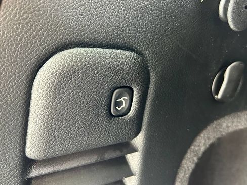 Used 2019 Jeep Grand Cherokee Laredo w/ Laredo X Package RWD image 37