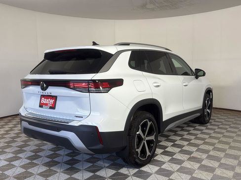 New 2026 Volkswagen Tiguan SE AWD/4WD image 8