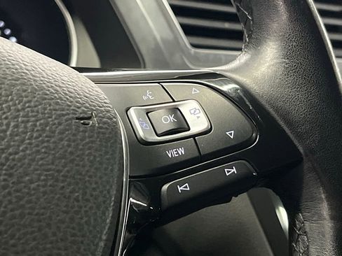 Used 2019 Volkswagen Tiguan SE w/ Panoramic Sunroof Package image 25