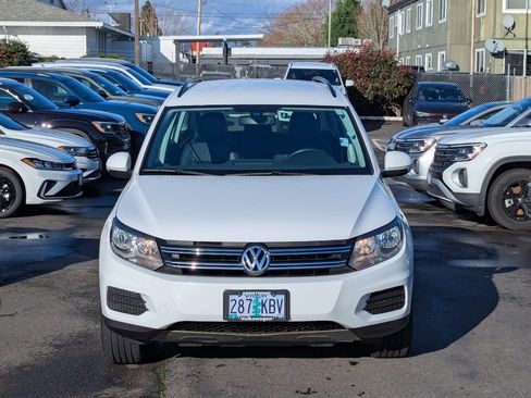 Used 2017 Volkswagen Tiguan S image 8