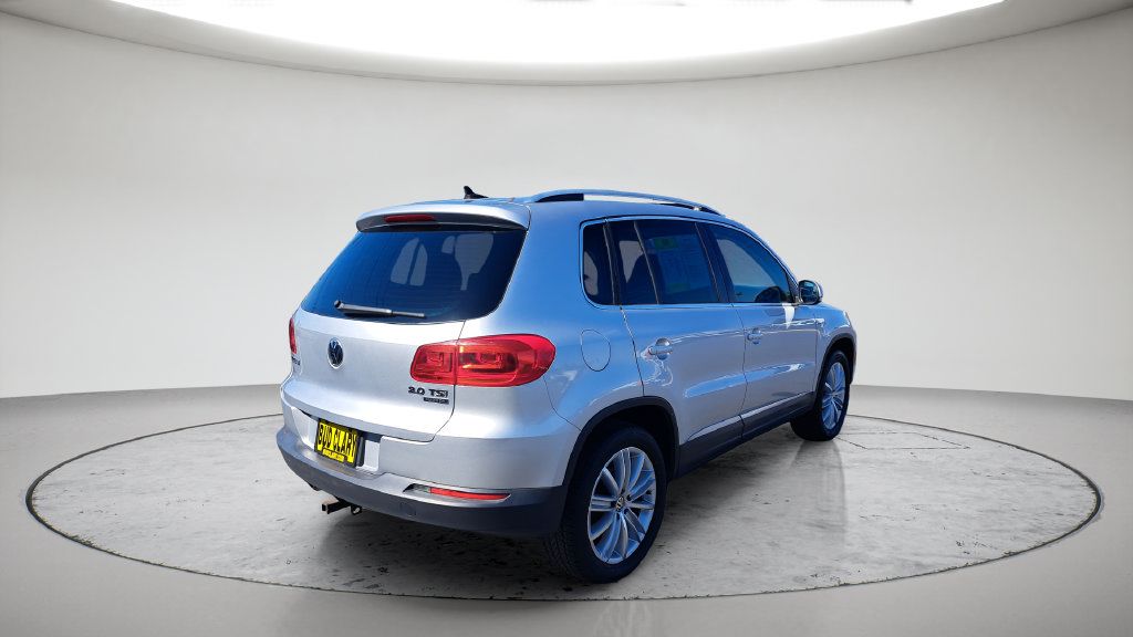 Used 2012 Volkswagen Tiguan SE AWD/4WD image 5