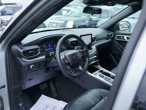 Used 2020 Ford Explorer XLT w/ Equipment Group 202A image 20