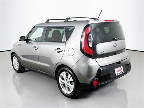 Used 2016 Kia Soul + image 13