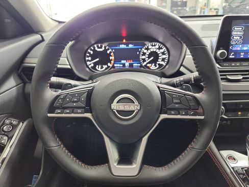 Used 2023 Nissan Altima 2.5 SR image 11