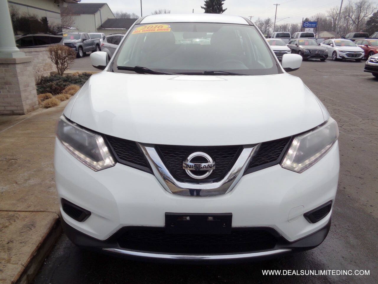 Used 2016 Nissan Rogue S AWD/4WD image 21