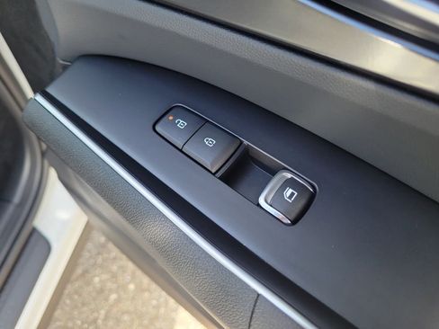 New 2026 Kia Sorento LX FWD image 11