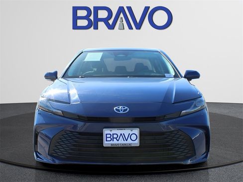 Used 2025 Toyota Camry LE image 2