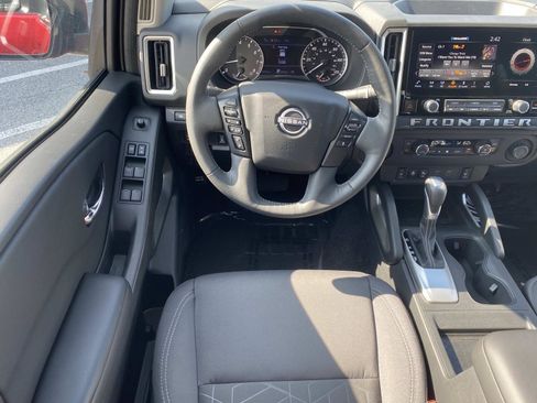Used 2025 Nissan Frontier SV w/ SV Convenience Package image 10