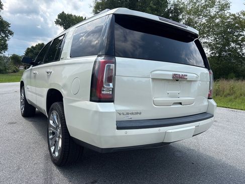 Used 2015 GMC Yukon SLT w/ Open Road Package AWD/4WD image 3