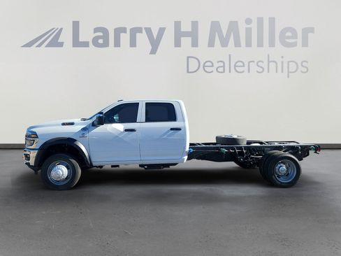 New 2026 RAM 5500 Tradesman w/ Chrome Appearance Group image 3
