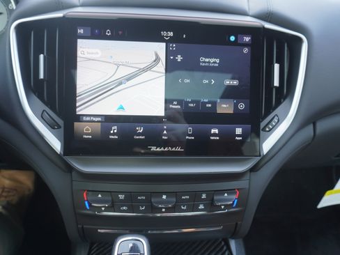 Used 2024 Maserati Ghibli Trofeo image 30