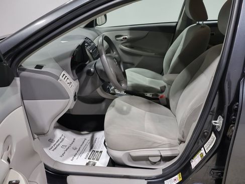 Used 2010 Toyota Corolla LE image 9