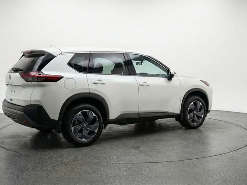 Used 2025 Nissan Rogue SV AWD/4WD image 9