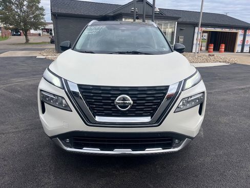 Used 2021 Nissan Rogue Platinum image 2