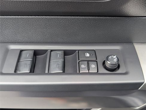 Used 2023 Toyota Tundra SR5 w/ SR5 Convenience Package AWD/4WD image 18