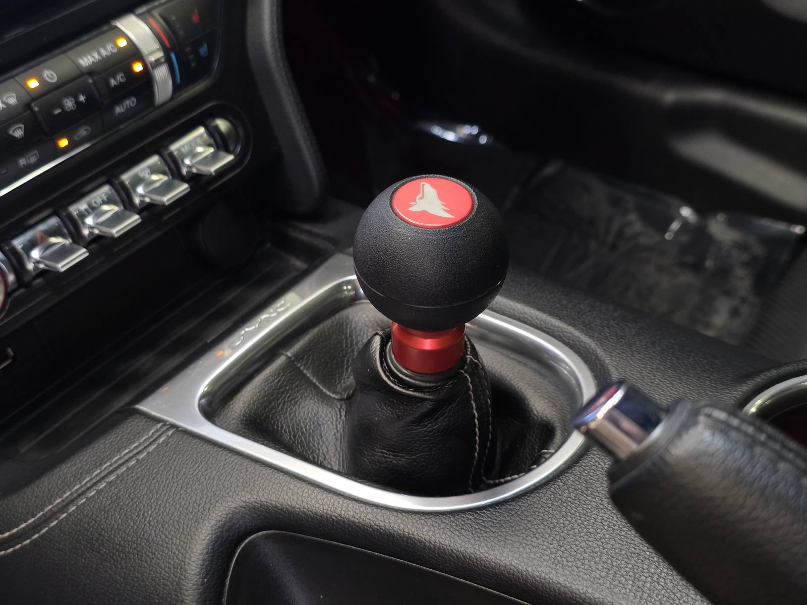 Used 2019 Ford Mustang GT Premium w/ Equipment Group 401A RWD image 4
