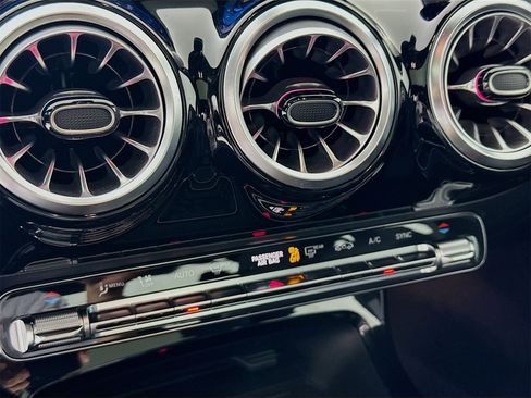 Used 2023 Mercedes-Benz CLA 250 image 16