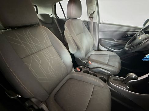 Used 2020 Chevrolet Trax LT image 33