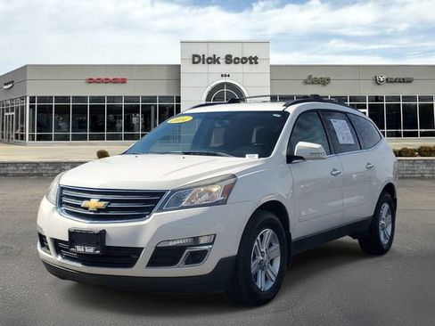 Used 2014 Chevrolet Traverse LT image 2