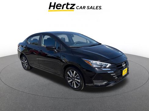 Used 2025 Nissan Versa SV image 1