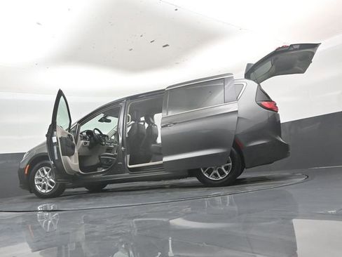 Used 2023 Chrysler Pacifica Touring-L FWD image 56