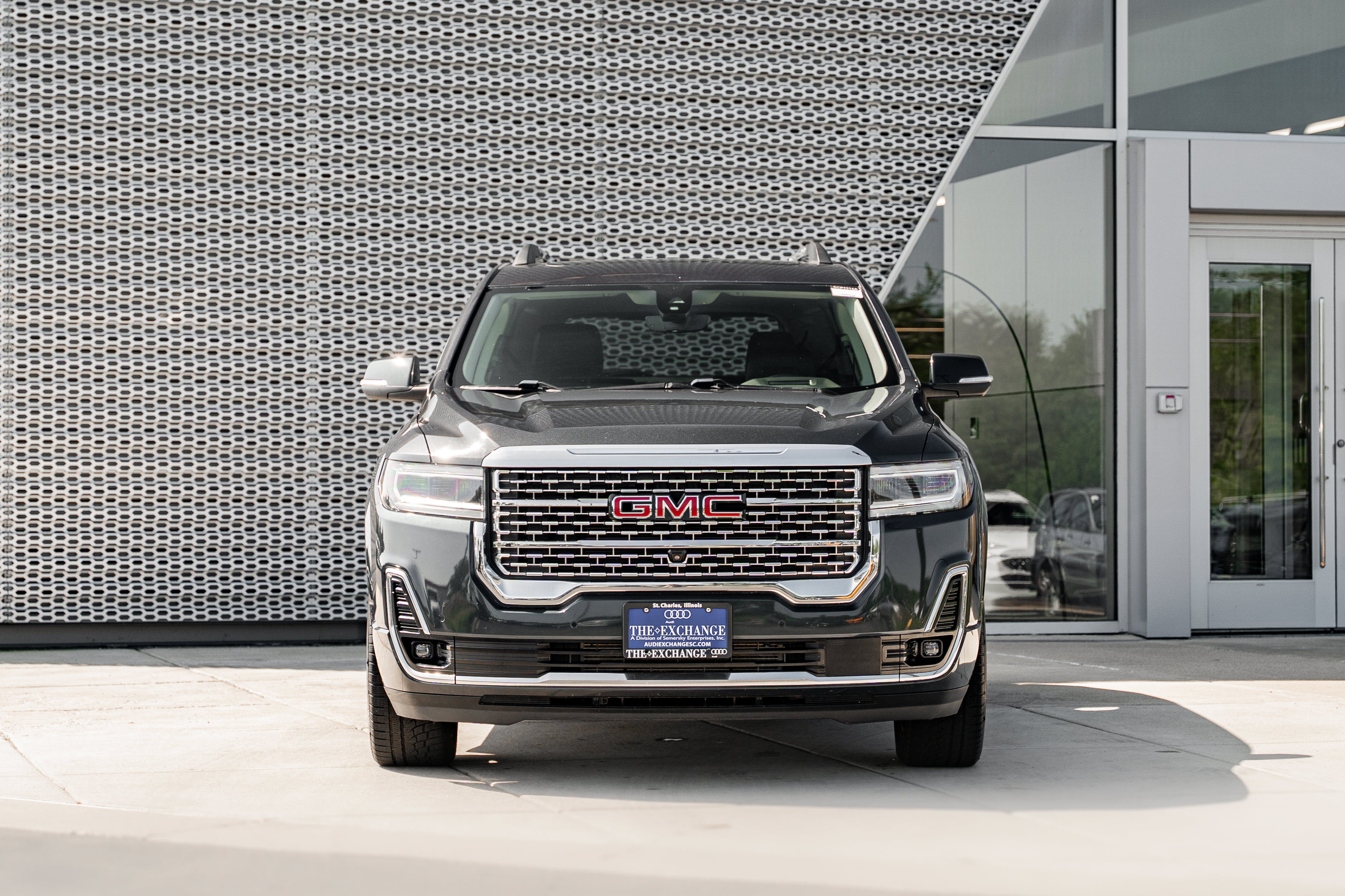 Used 2021 GMC Acadia Denali w/ Denali Ultimate Package AWD/4WD image 31