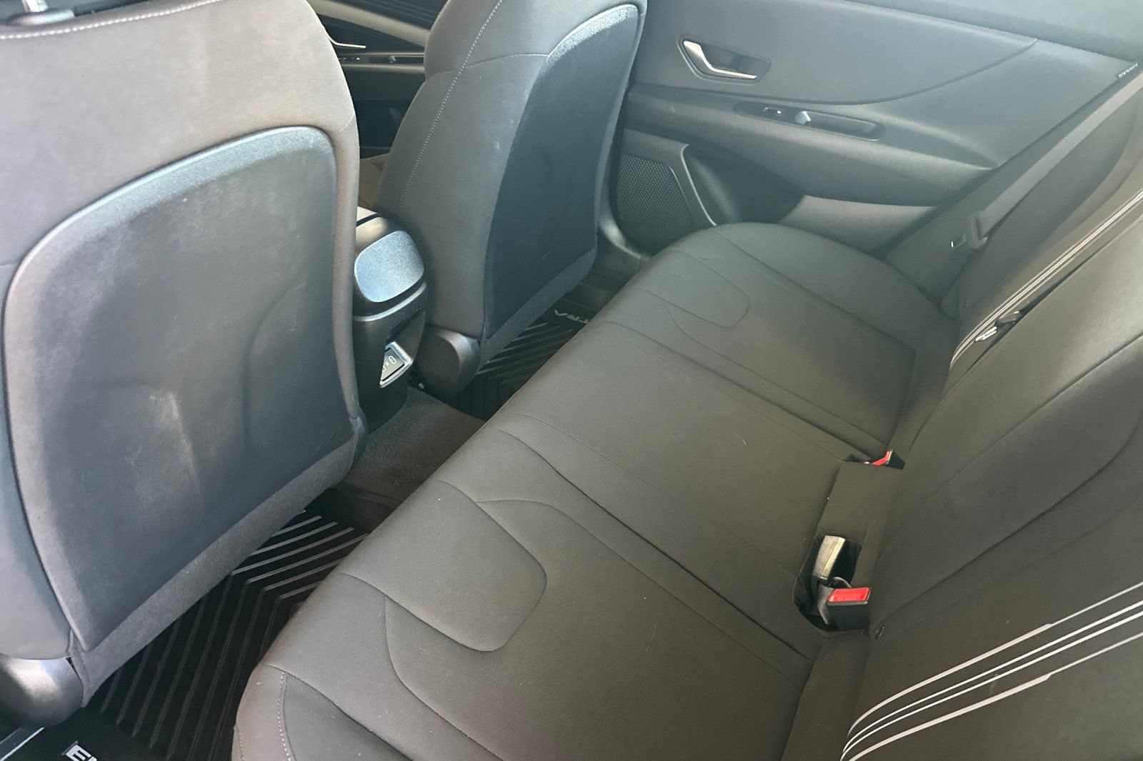 Used 2024 Hyundai Elantra Blue FWD image 9