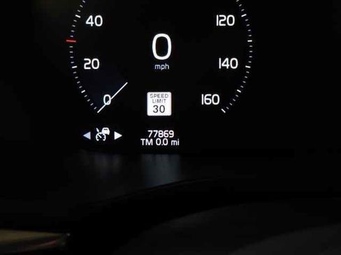 Used 2021 Volvo XC60 T5 Momentum w/ Advanced Package image 22