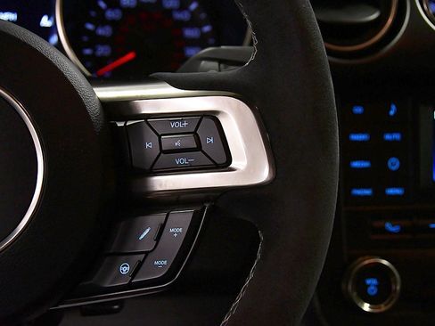 Used 2016 Ford Mustang Shelby GT350 w/ Track Package image 19