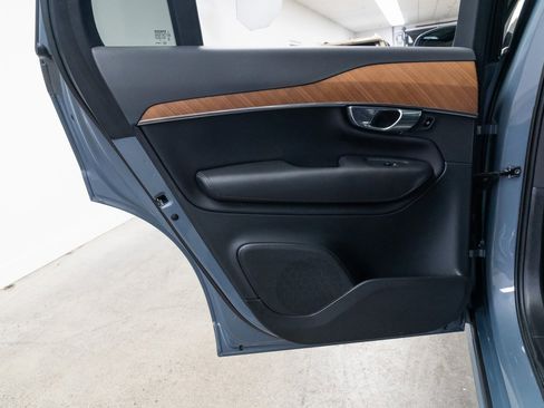 Used 2023 Volvo XC90 T8 Plus image 19