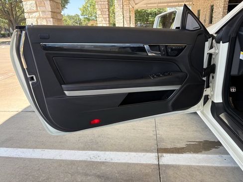 Used 2011 Mercedes-Benz E 350 Cabriolet image 25