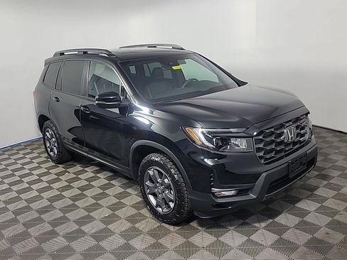 Certified 2024 Honda Passport TrailSport image 2
