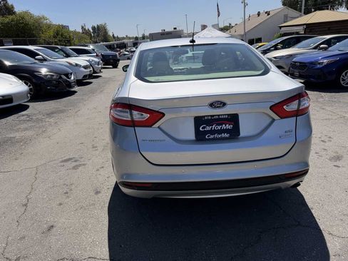 Used 2014 Ford Fusion SE w/ Equipment Group 202A FWD image 5