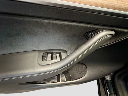 Used 2025 Tesla Model Y Performance AWD/4WD image 15