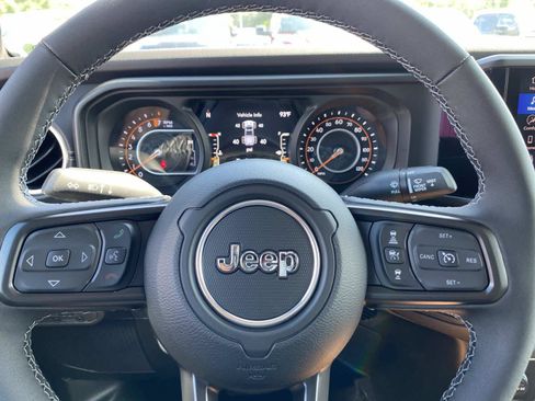 New 2026 Jeep Gladiator Sport AWD/4WD image 15