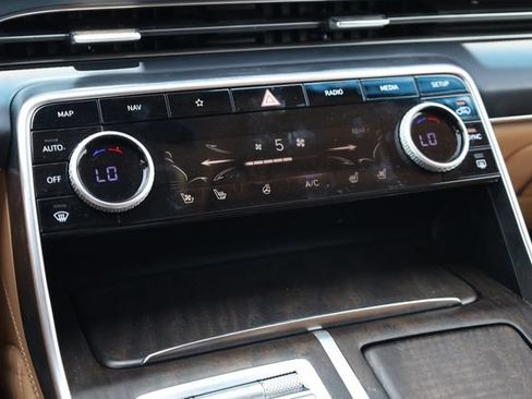 Used 2023 Genesis GV80 3.5T AWD/4WD image 22