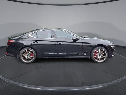Used 2025 Genesis G70 2.5T image 5