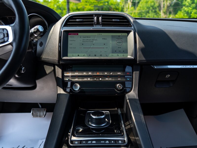Used 2019 Jaguar F-PACE Prestige AWD/4WD image 32
