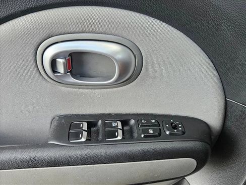Used 2019 Kia Soul FWD image 7